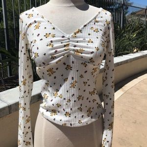 🌼Beautiful line sleeve floral shirt🌼